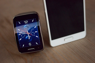 Illustration for article titled Samsung Gear S, análisis: el reloj del futuro todavĂa no está aquĂ